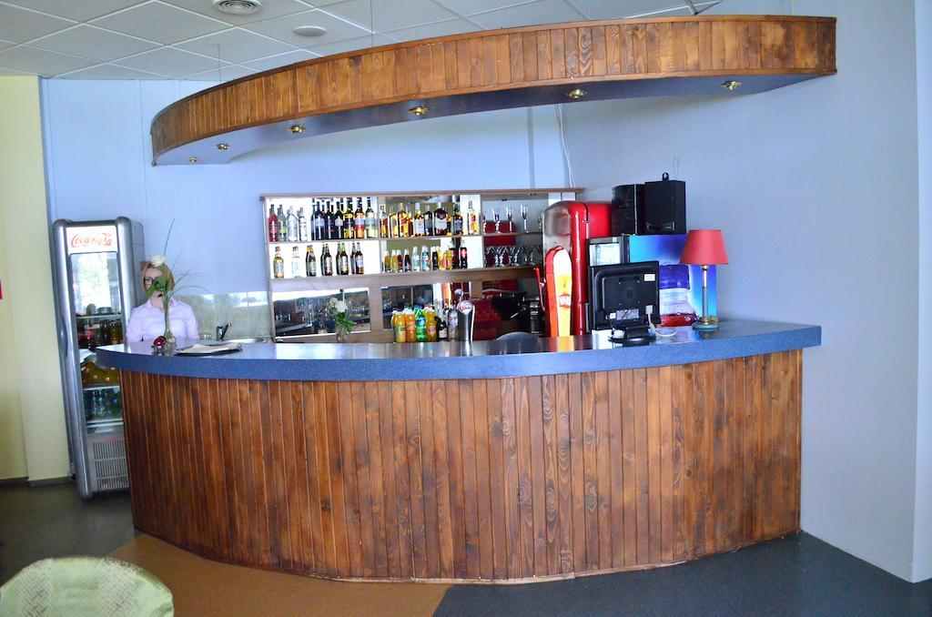 Hotel Mikorzyn Slesin (Greater Poland) Bagian luar foto