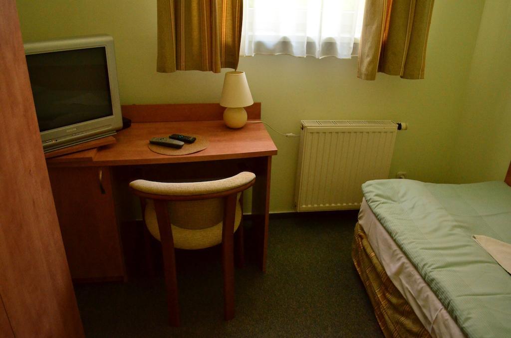 Hotel Mikorzyn Slesin (Greater Poland) Ruang foto