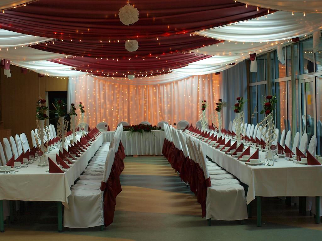 Hotel Mikorzyn Slesin (Greater Poland) Bagian luar foto