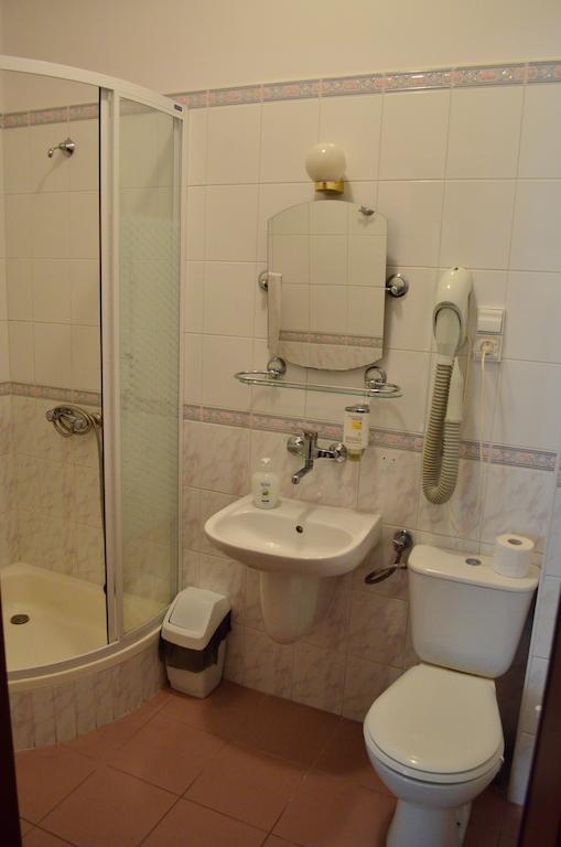 Hotel Mikorzyn Slesin (Greater Poland) Ruang foto